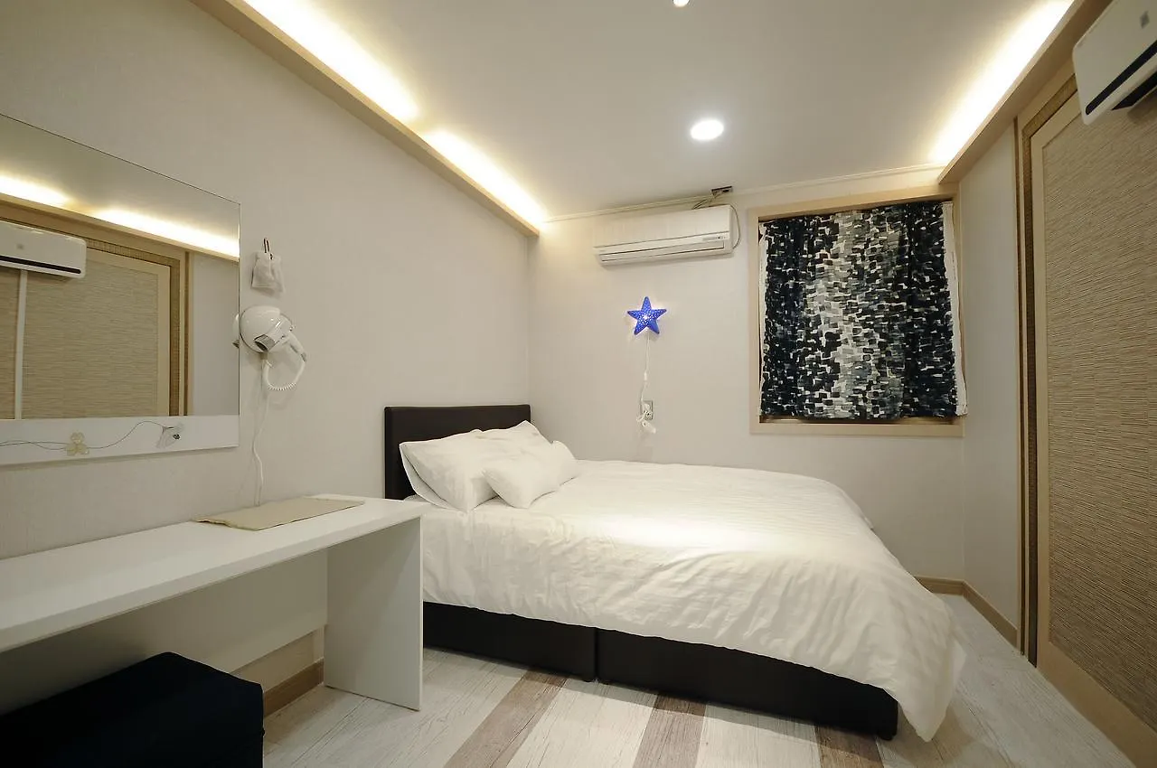 Family Hotel Bnb Busan 2*,