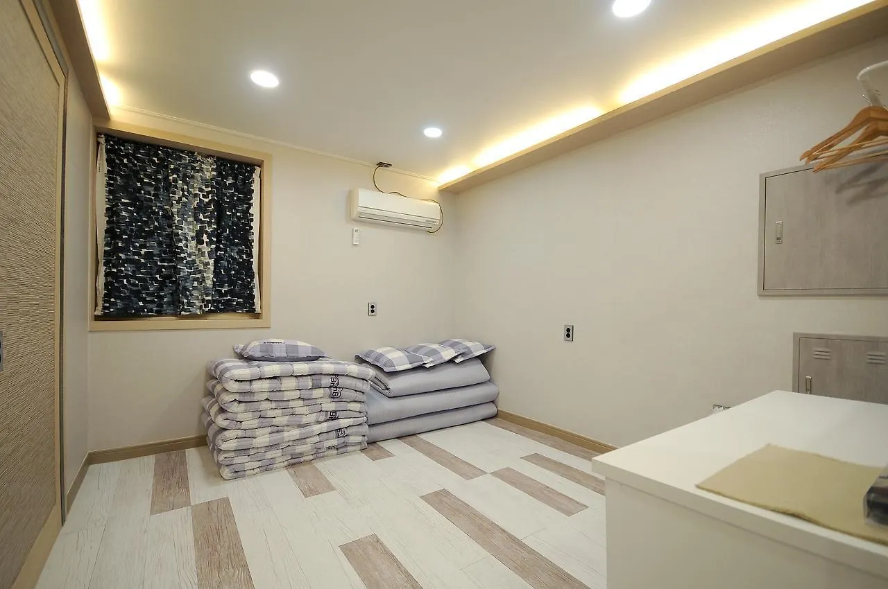 Family Hotel Bnb Busan 2*,  South Korea