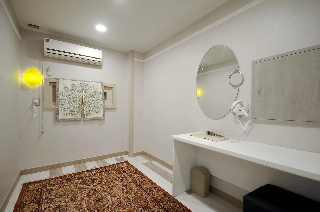 Family Hotel Bnb Pusan