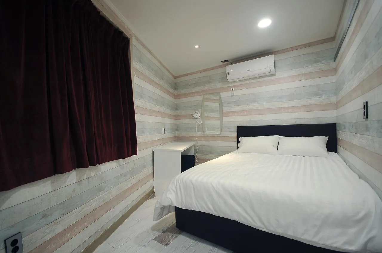 Family Hotel Bnb 釜山 2*,