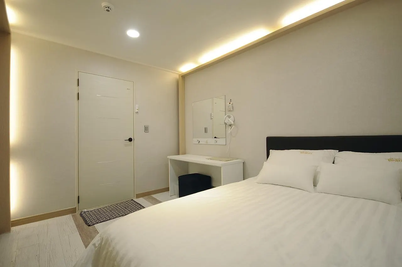 Family Hotel Bnb Pusan 2*,